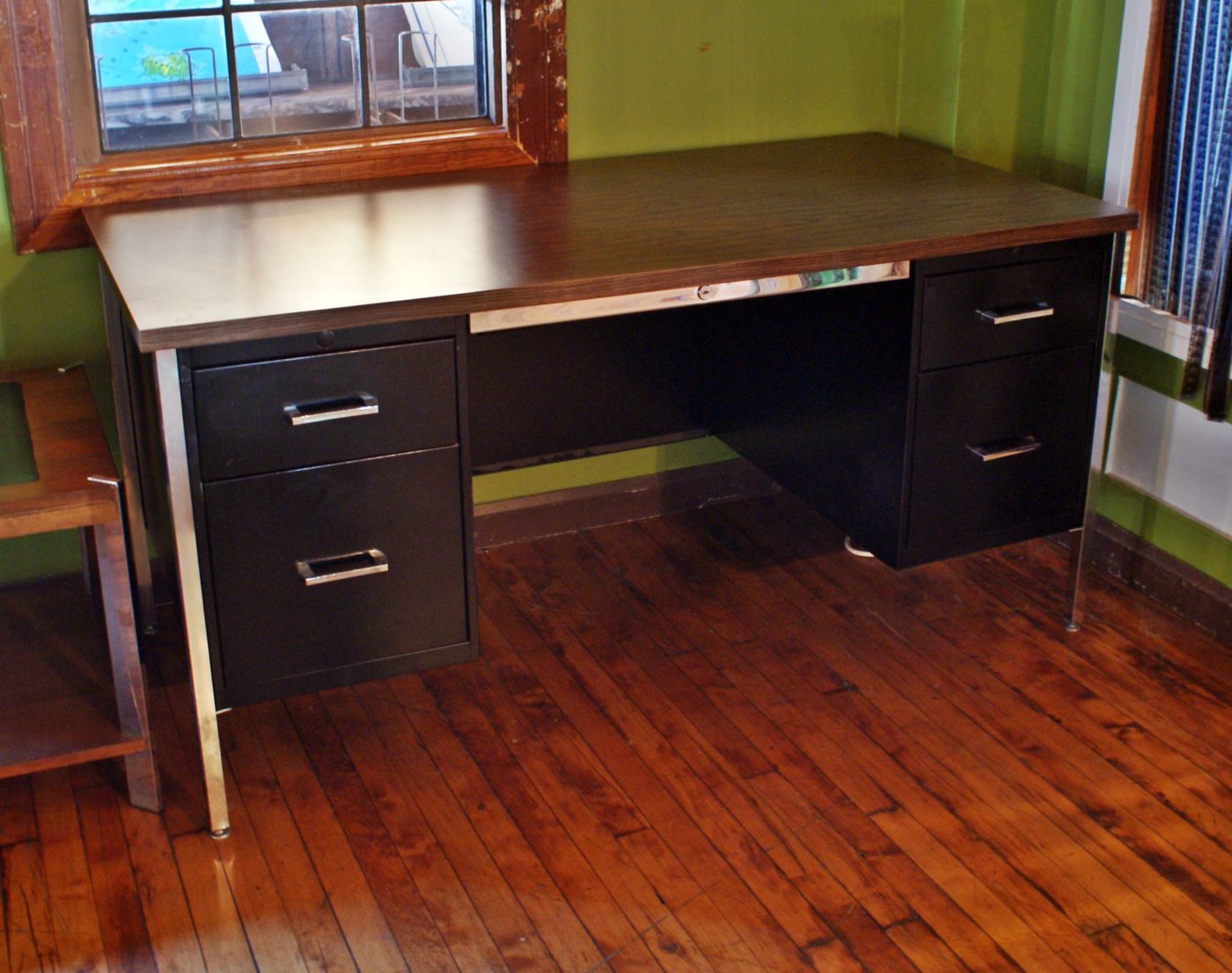 Black Steelcase Desk w Laminate Top