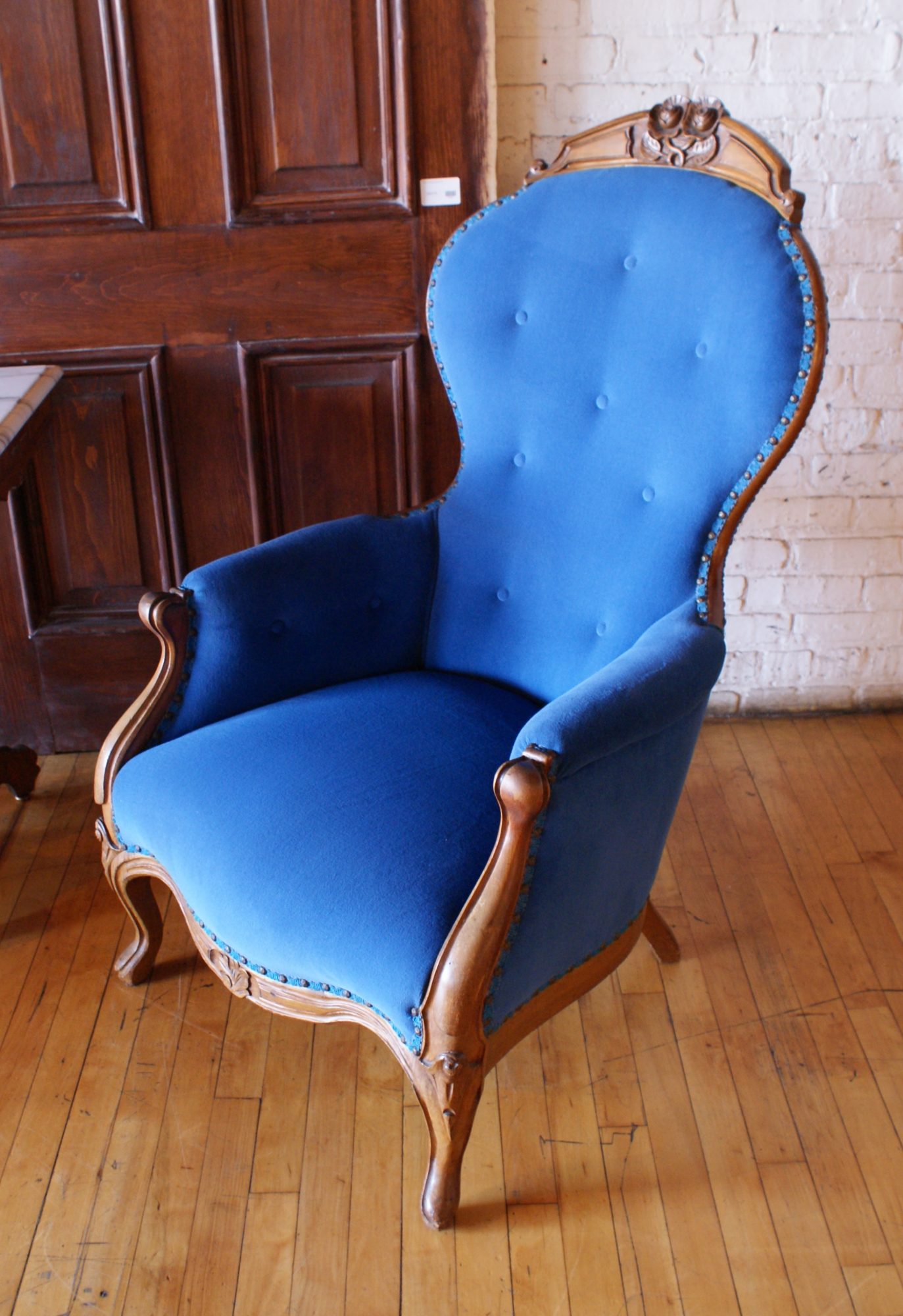 Blue Victorian Parlor Chair w Tufted Back