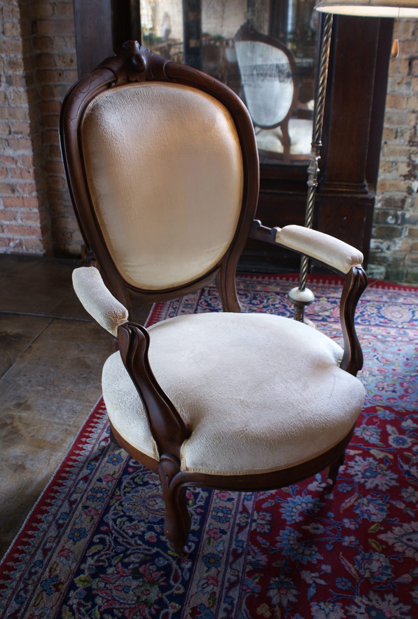 Cream Victorian Parlor Chair w Oval Back