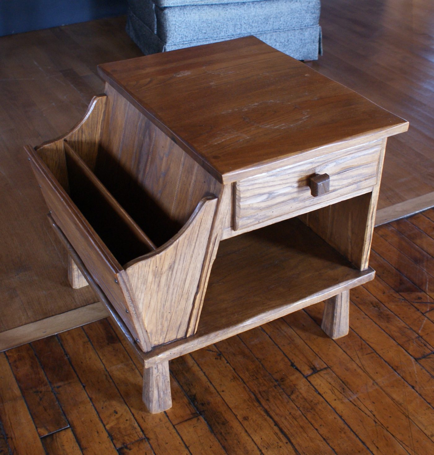 Ranch Oak Side Table w Magazine Holder