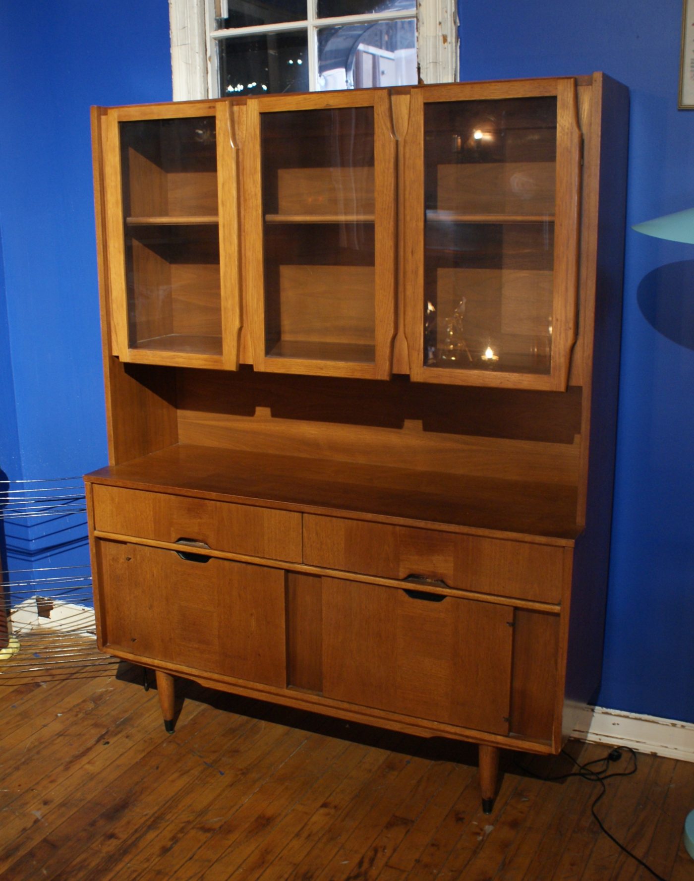 Kroehler MCM China Hutch