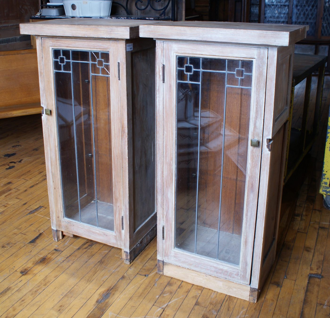 Room Divider Cabinet w Prairie Style Leaded Glass