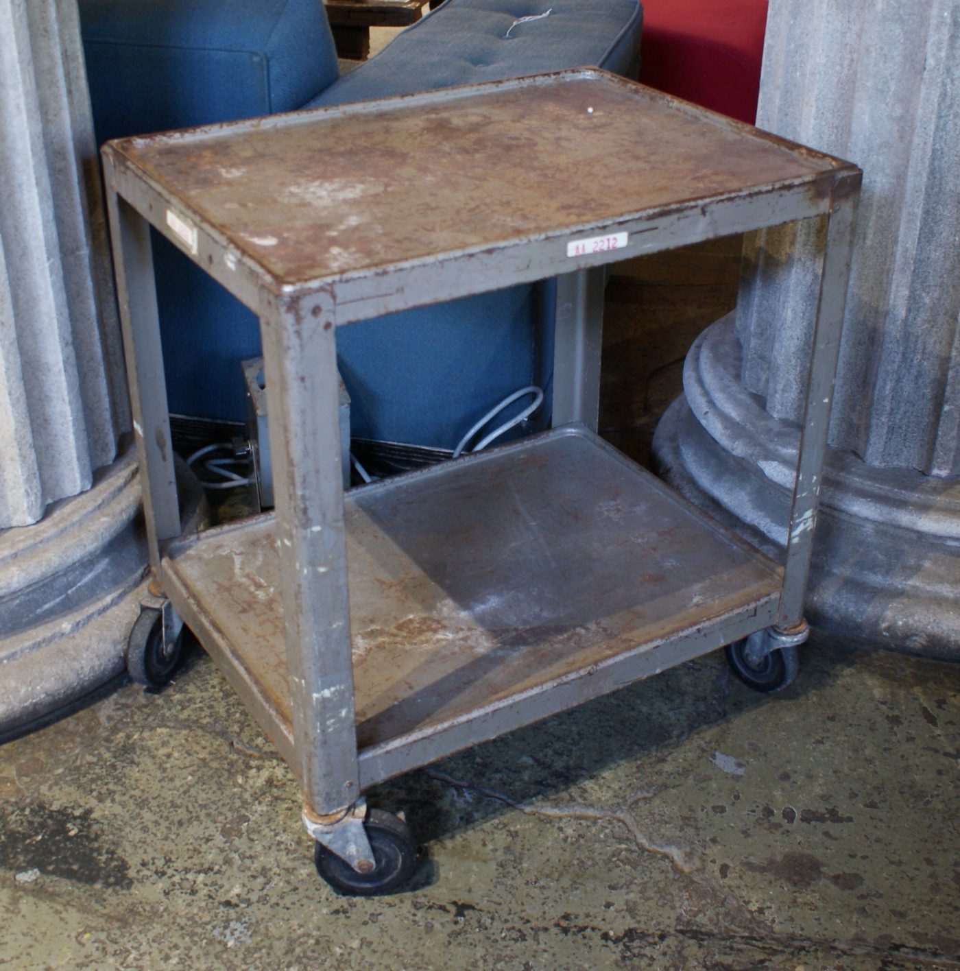 Small Light Metal Table w Wheels