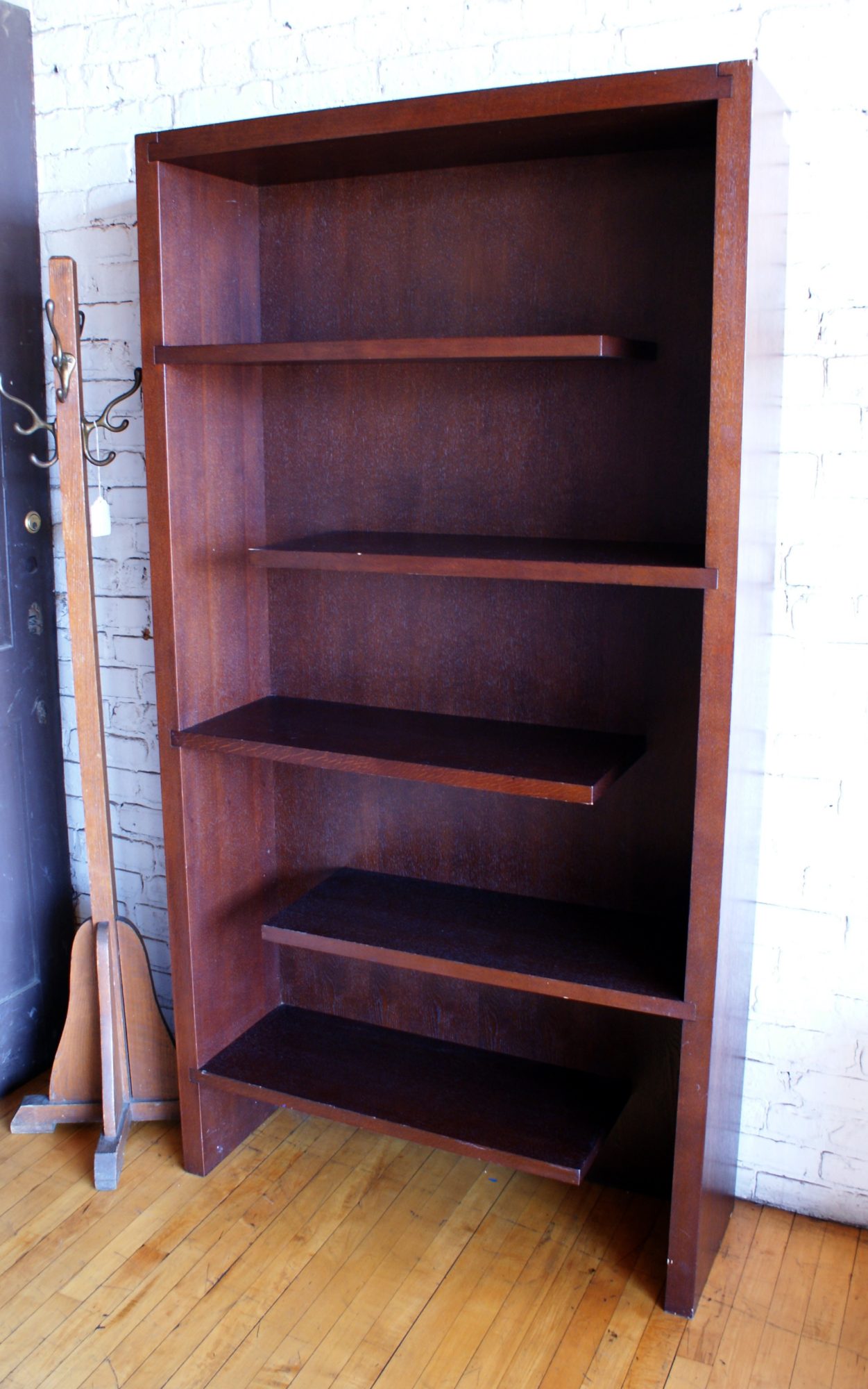 Modern Cantilevered Bookshelf