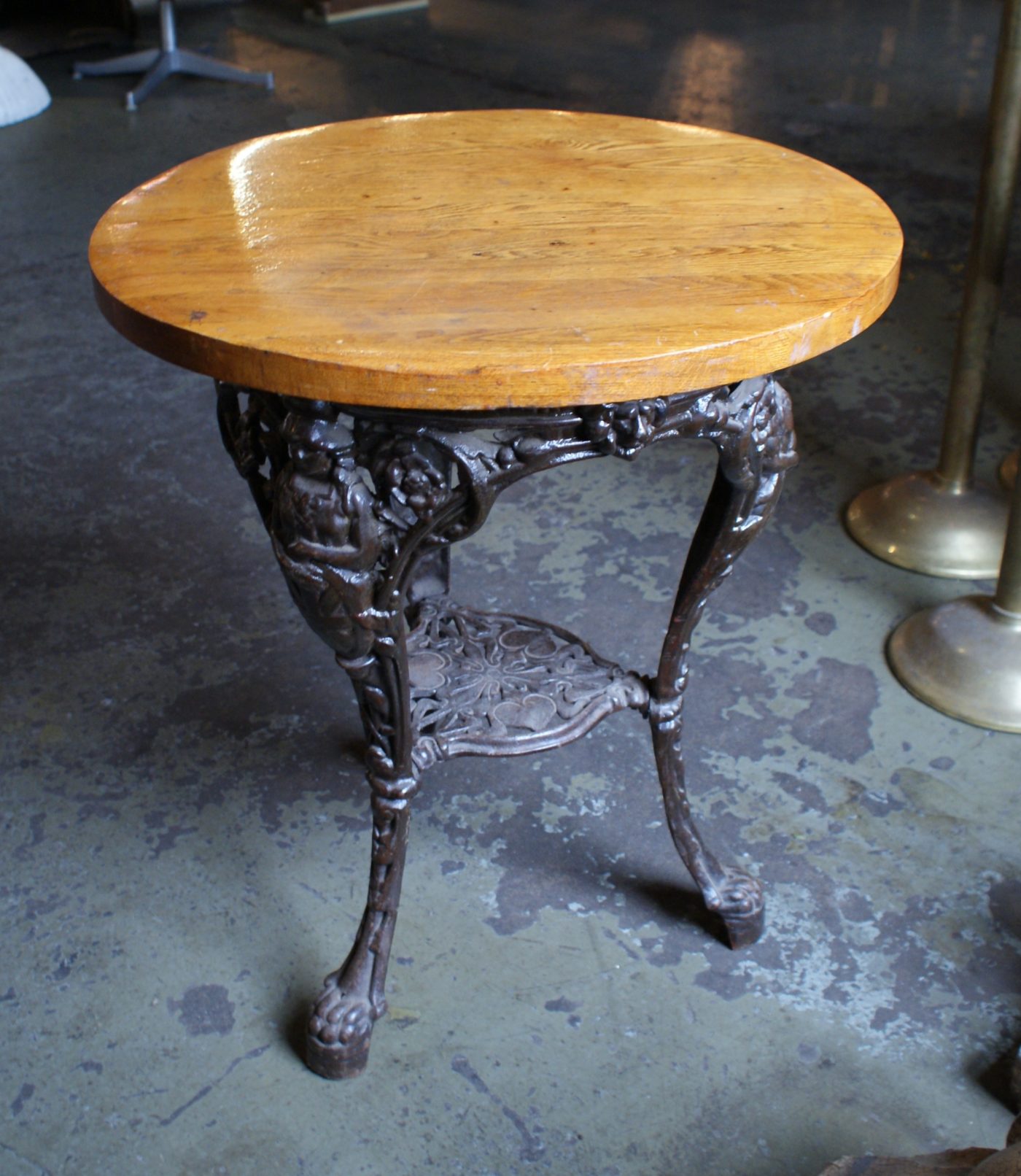 Iron Base Table w Round Oak Top