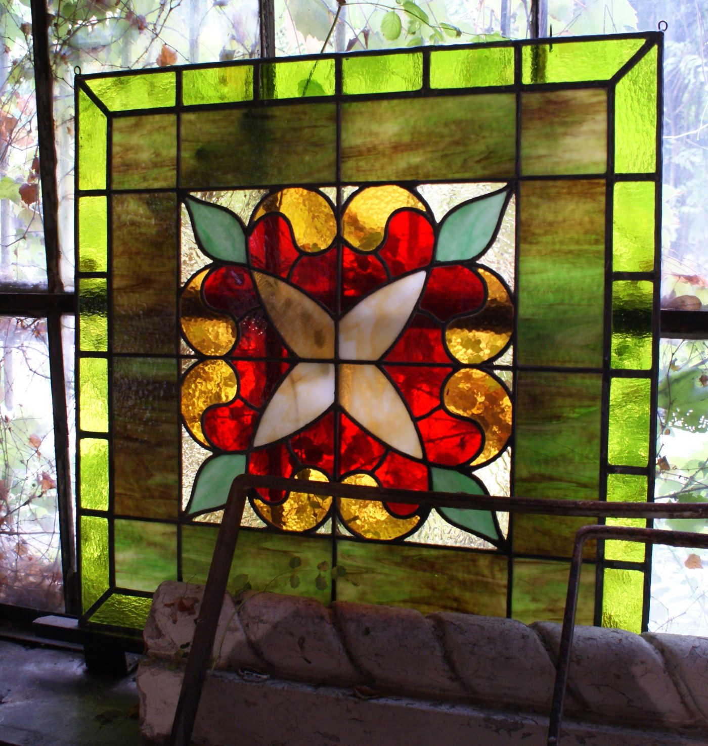 Stained Glass w Green Border and 4 Panel Flower