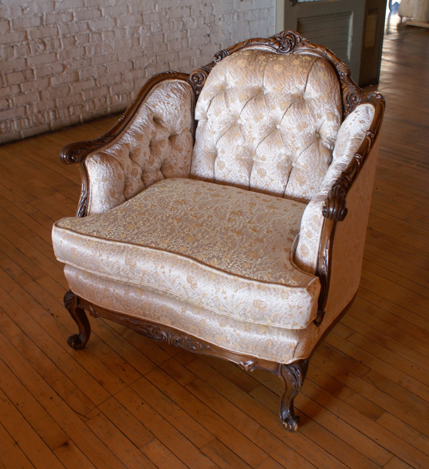 Victorian Tufted Back Chair w Carved Frame