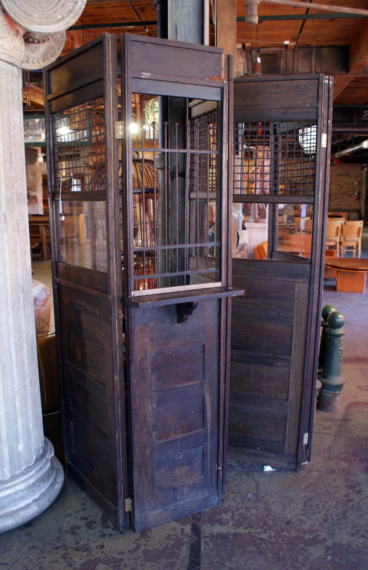 Antique 5 Panel Bookie Partition