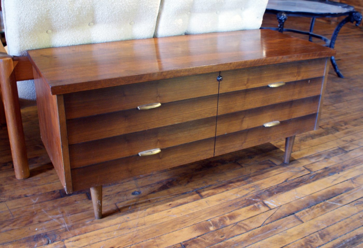 Lane Cedar Chest w Dummy Brass Pulls