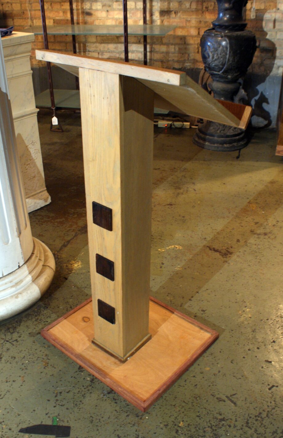 MCM Lectern Podium w 3 Squares