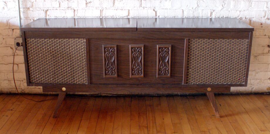 Vintage Devon Console Stereo w Bar Cabinet