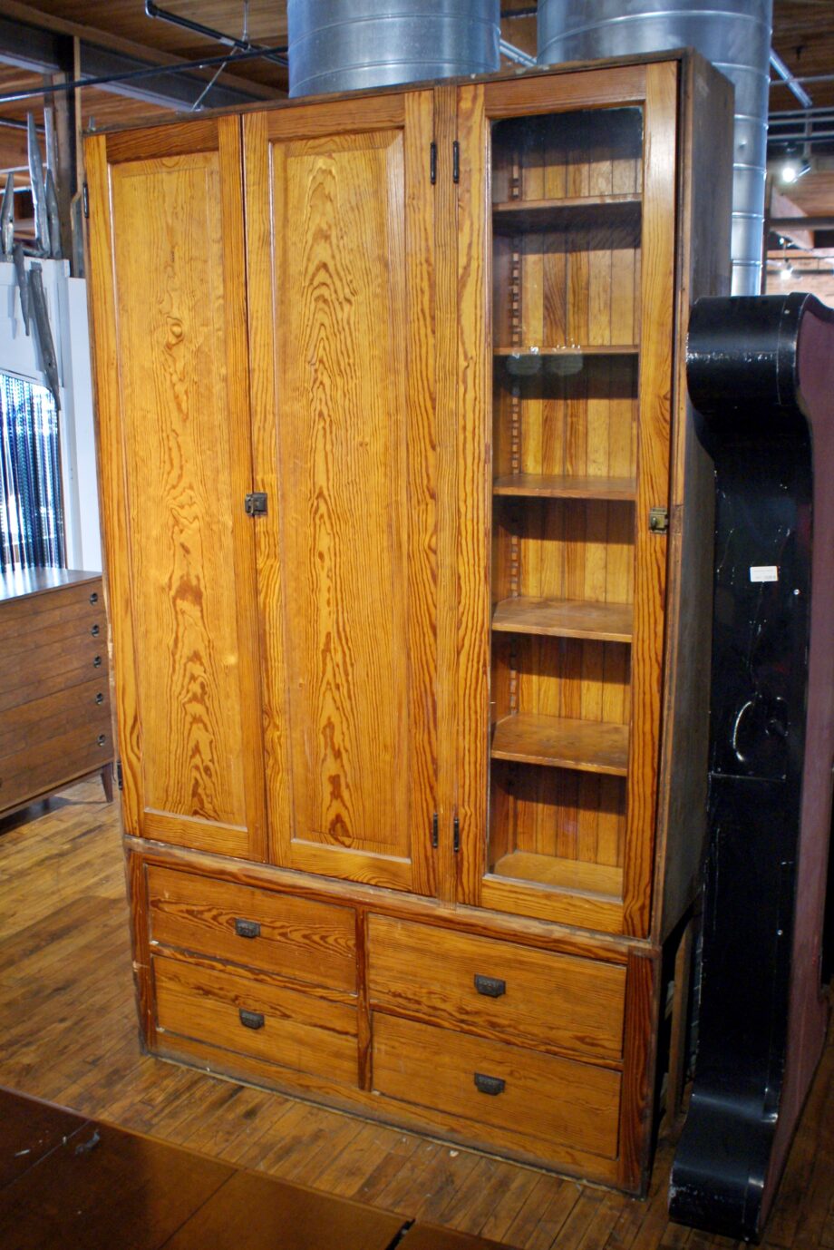 Tall 3 Door 4 Drawer Built In Pantry