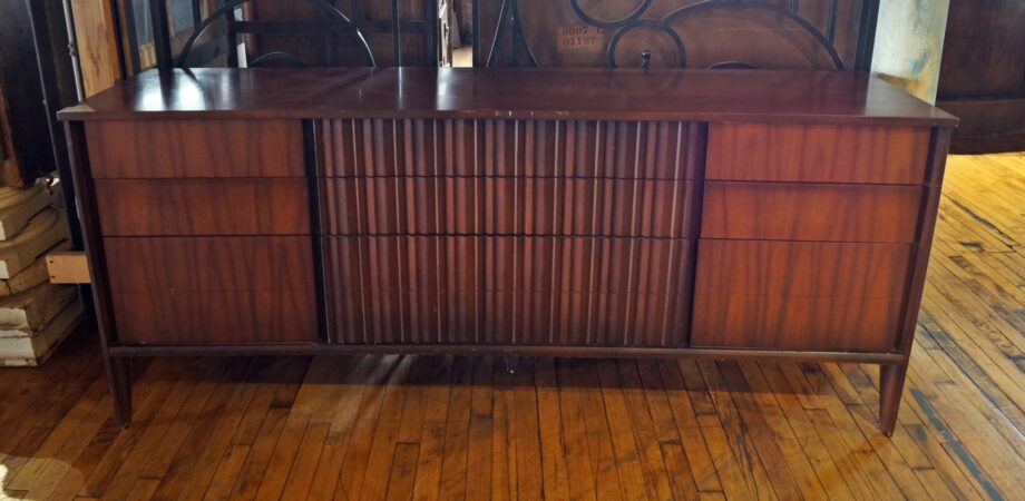 Strata Unaugusta Credenza Dresser w Curved Front