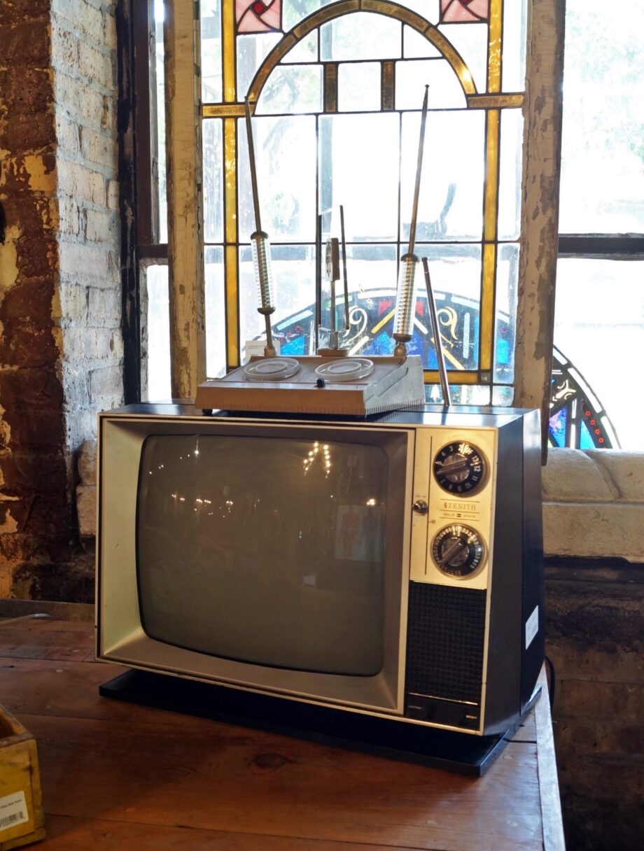 Zenith K162C TV and Antenna