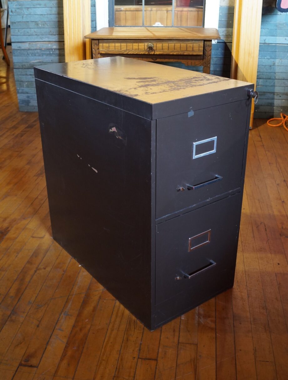 2 Drawer File Cabinet w Key