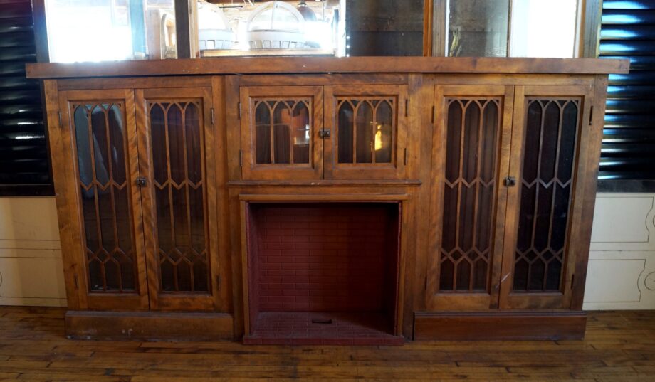 Fireplace w Mullion Cabinet Surround