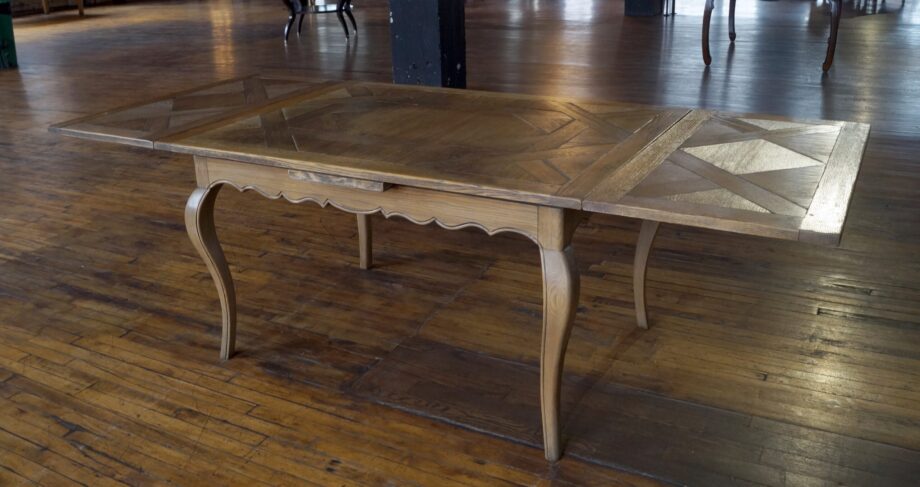 Richard Himmel Carved Dinning Table w Built in Leaves