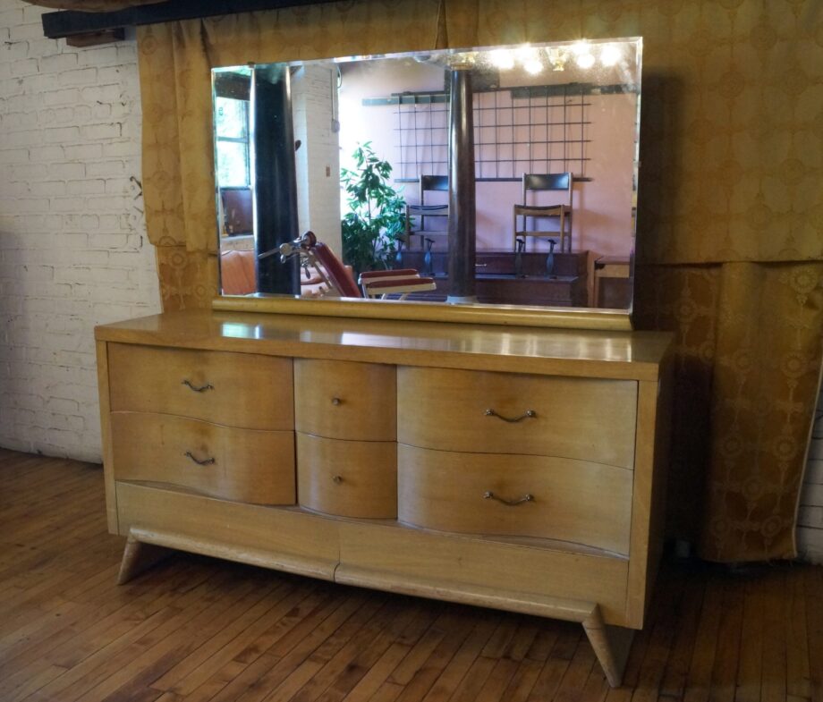 Blonde Curved 8 Drawer Dresser w Mirror