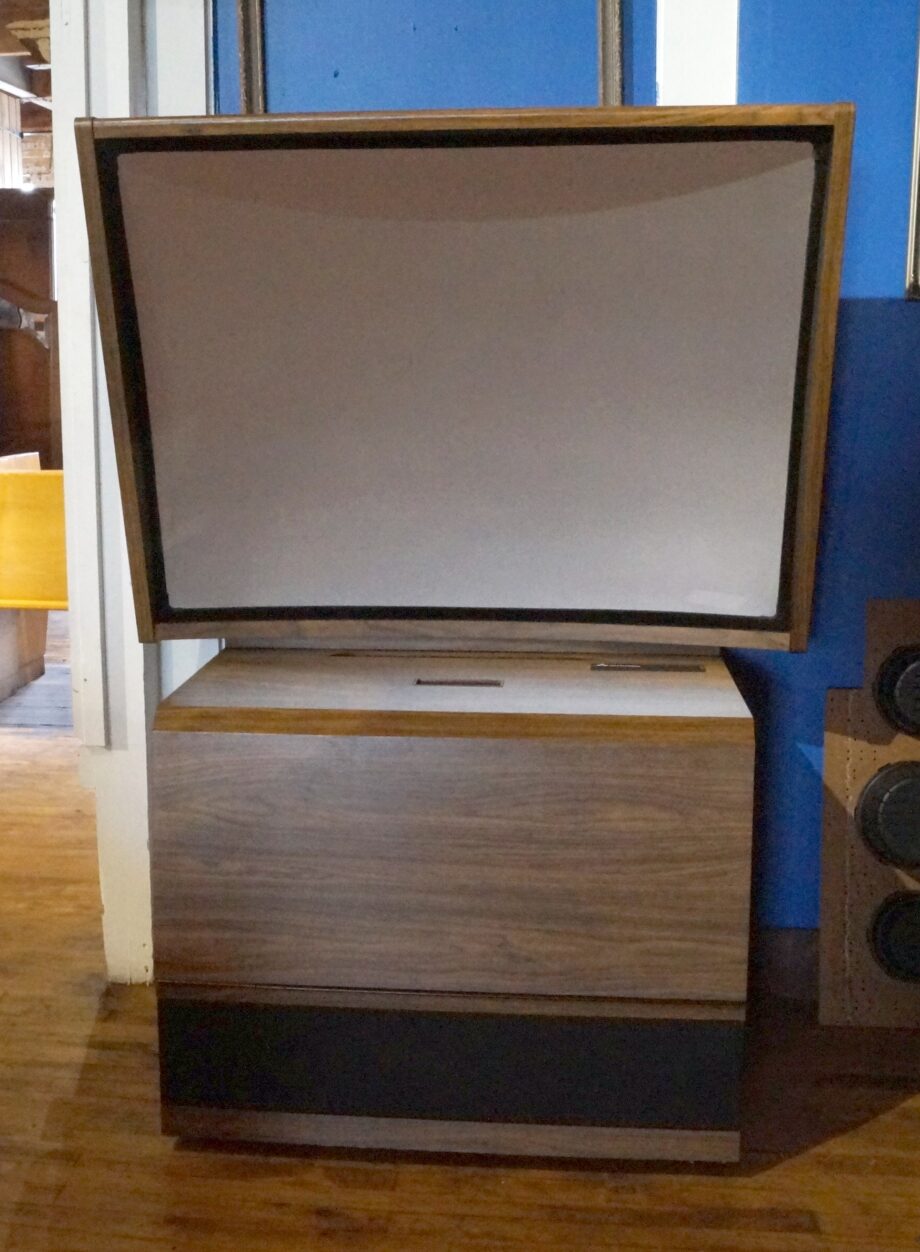 Mitsubishi Projection TV