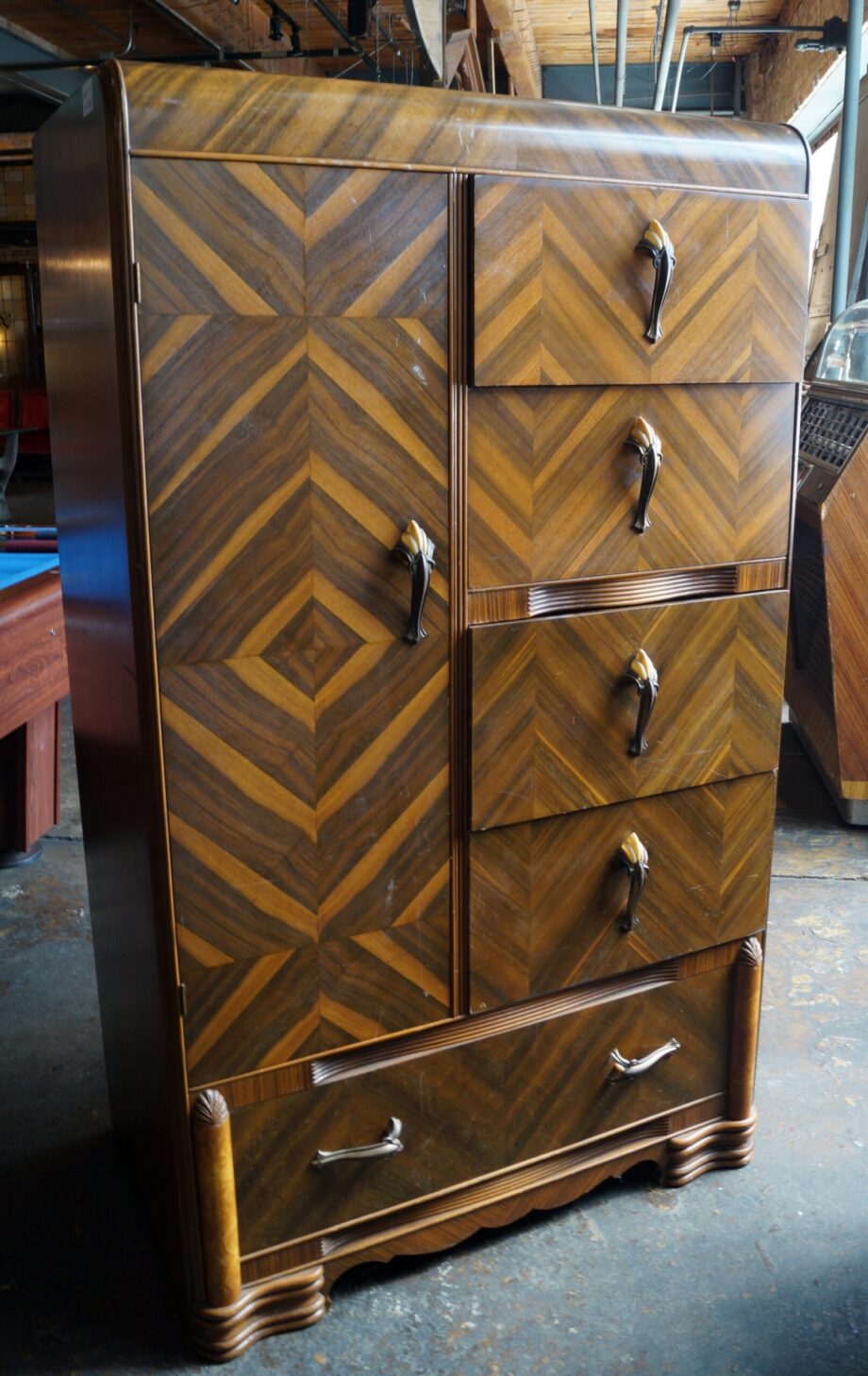 Waterfall Chifforobe w Chevron Pattern