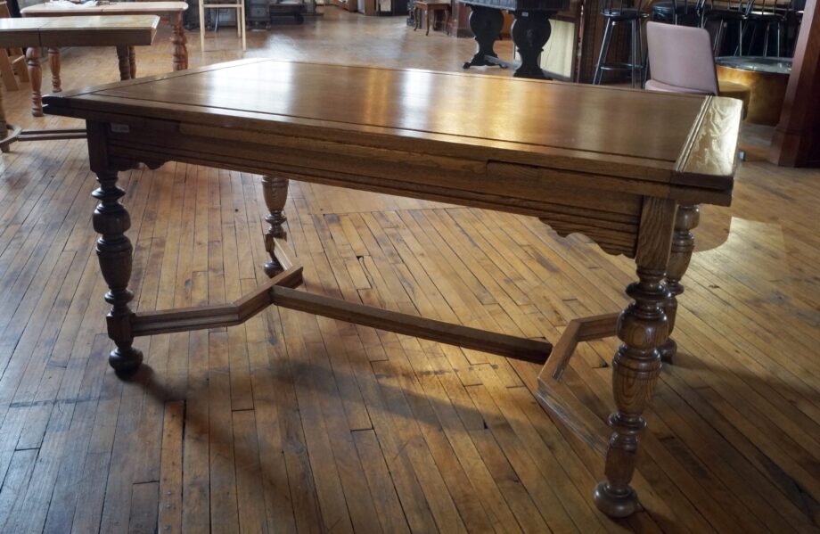 Light Wood Dining Table w Built In Leaves and Turned Legs