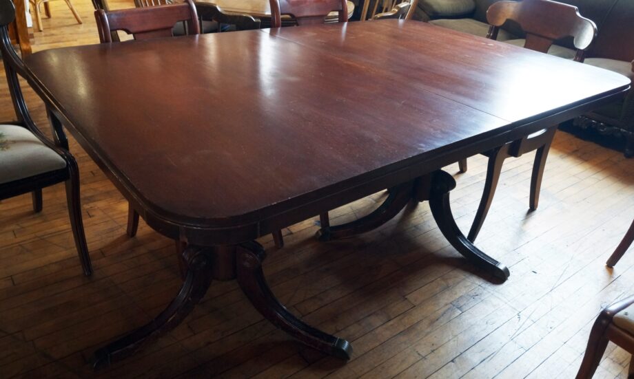 Dining Table w Turned Legs and Leaf