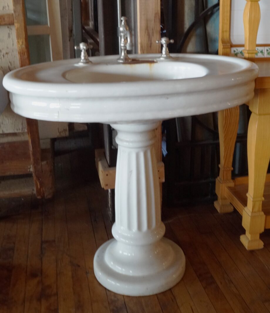 Porcelain Oval Pedestal Sink