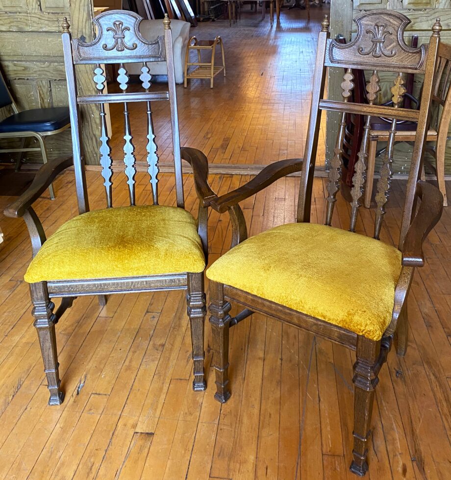 Carved Wood Armed Dining Chair w Fleur Back