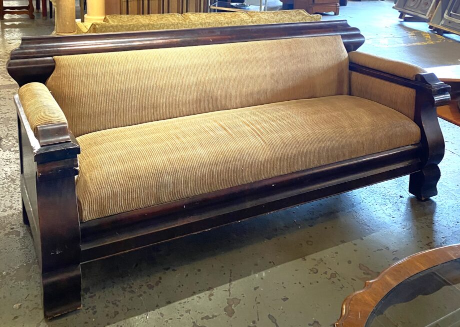 Oak Mission Style Couch w Cream Cushion