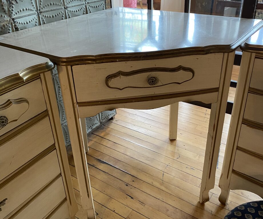 White Corner Vanity w Gold Trim and 1 Drawer