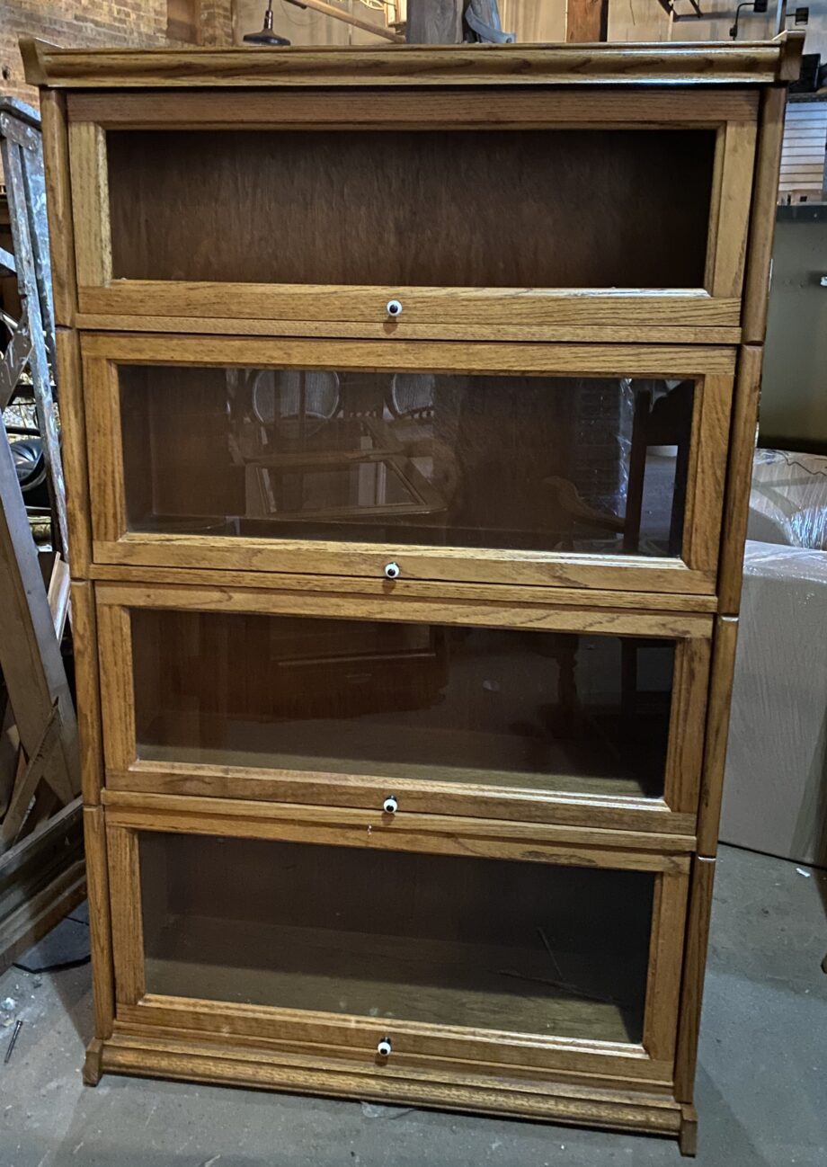 4 Shelf Glass Front Barrister Bookcase w Missing Panel