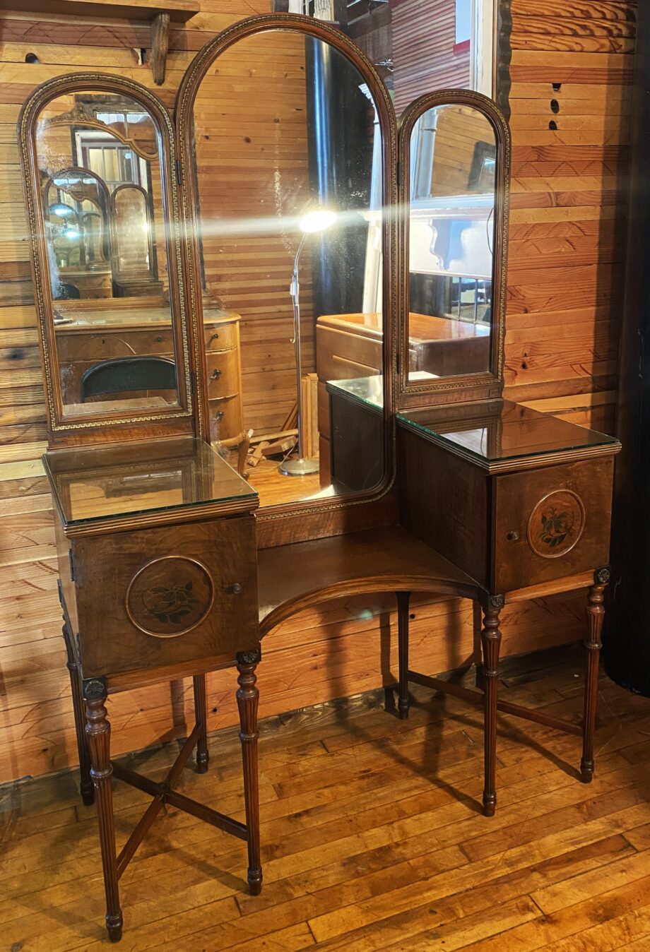 3 Mirror Vanity w Hidden Drawers