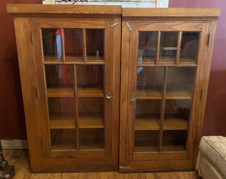 Short Glass Door 3 Shelf Cabinet