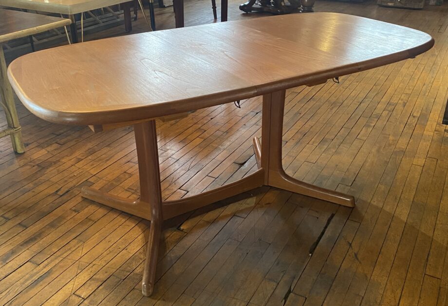 Dyrlund MCM Teak Dining Table w 2 Leaves and Hidden Storage