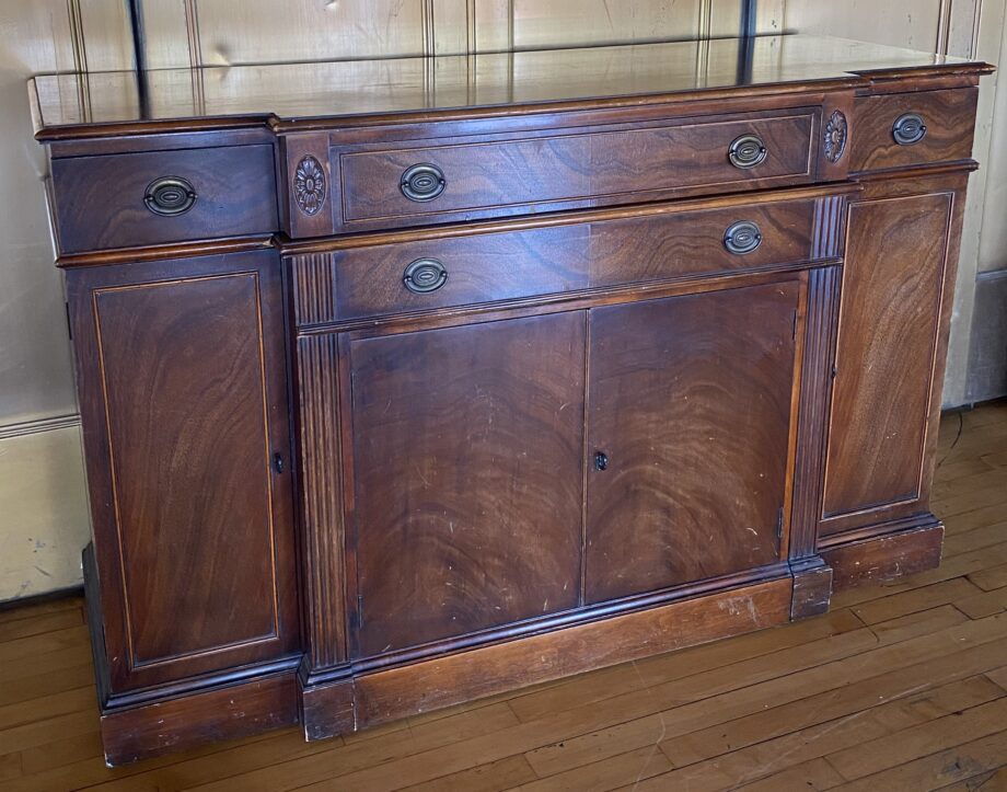 1950s Saginaw Buffet/Pull Out Table w 6 Leaves and Hidden Storage