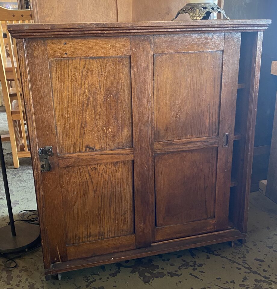 Sliding 2 Door Cabinet w Shelves