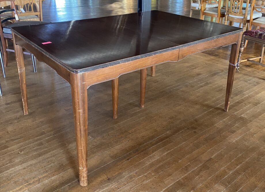 Dark Wood Dining Table w 3 Leaves and Scalloped Edges