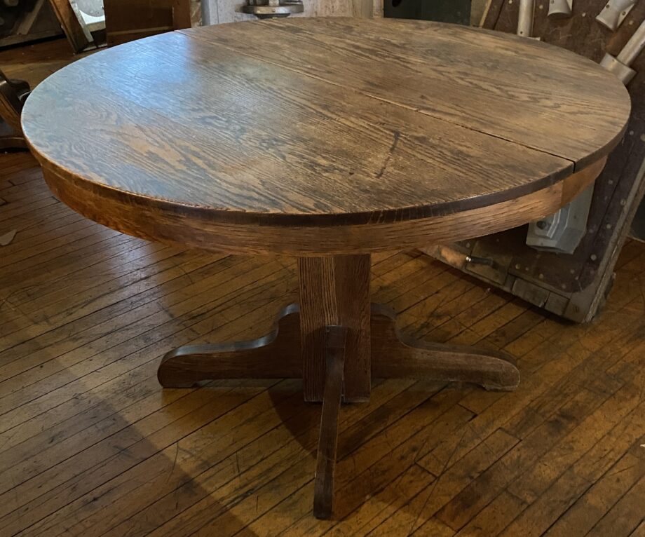 Antique Round Top Table w 2 Leaves