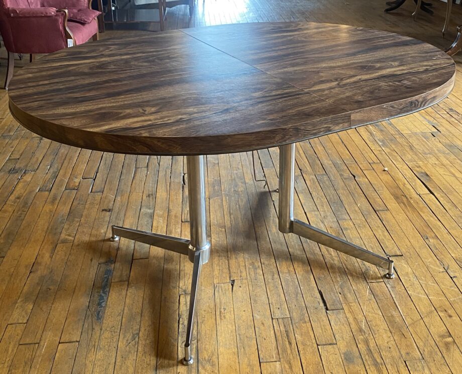 Chrome Base Laminate Top Oval Table w 1 Leaf