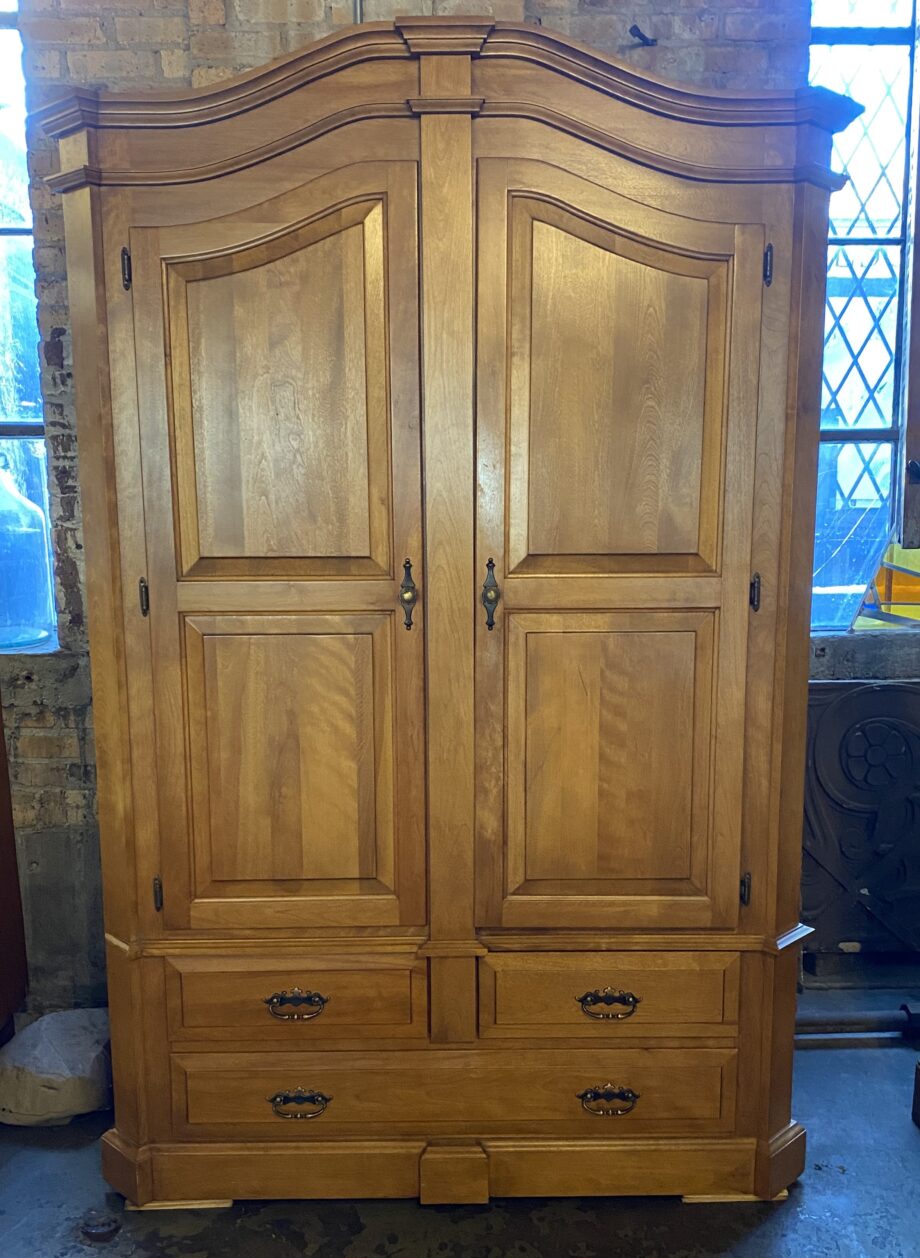 Large Wardrobe w 2 Drawers