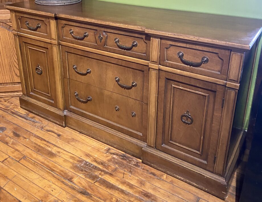 5 Drawer 2 Door Buffet