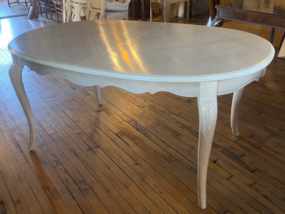 Cream Oval Dining Table w Patterned Top and 2 Leaves