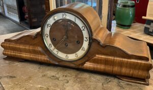Hermle Wind Up Mantel Clock