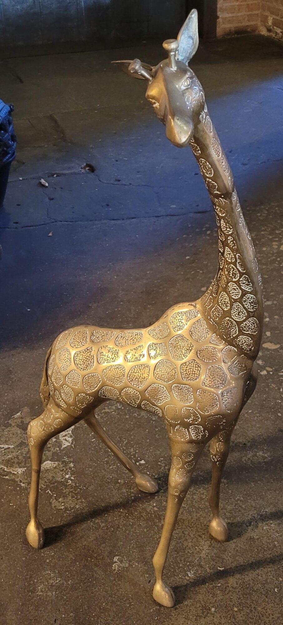 Small Brass Giraffe Statue – Salvage One