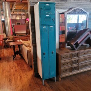 Teal 4 Door Locker w Long Doors