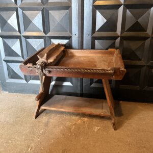 Primitive Butterworker Table