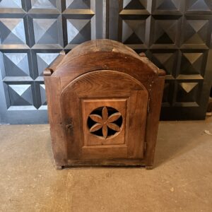 Primitive Tabernackle Flower Storage Chest