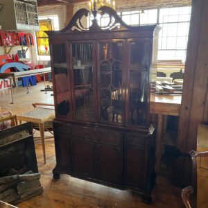 Mahogany 4 Door 1 Drawer Dining Hutch