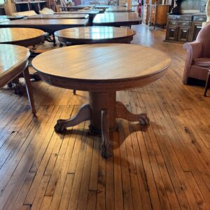 Quarter Sawn Oak Round Dining Table w Clawfeet and 3 leaves