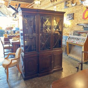 Mahogany 3 Door Hutch w Glass Shelves